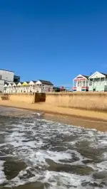 Absolutely beautiful, couldn’t resist a quick dip early this morning! 

#suffolkcoast #familyfriendly #selfcateringaccommodation #familyholidays
